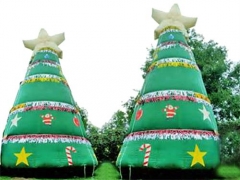 Grote opblaasbare kerstboom
