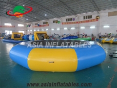 Vierkante water trampoline