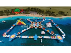 Het opblaasbare waterpark