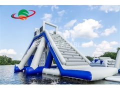 Opblaasbare waterparkglijbaan, gigantische drijvende waterglijbaan