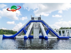 Drijvende opblaasbare waterparkglijbaan